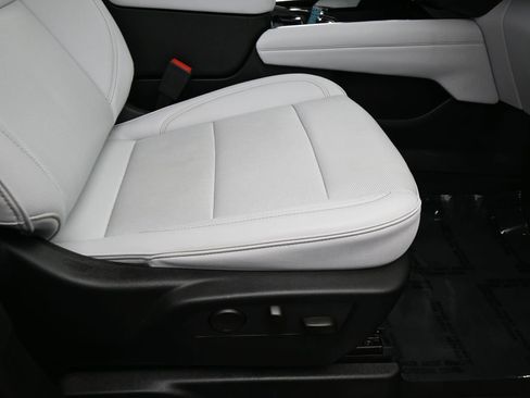 New 2025 Chevrolet Suburban Premier image 48