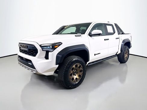 Used 2025 Toyota Tacoma Trailhunter Hybrid w/ Tow Tech Package image 3