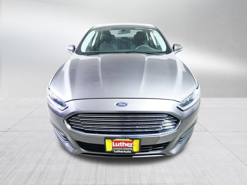 Used 2013 Ford Fusion SE image 2
