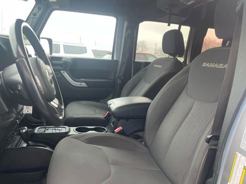 Used 2018 Jeep Wrangler Unlimited Sahara w/ Connectivity Group image 20