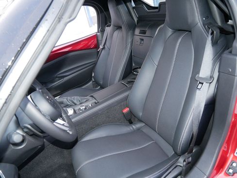 Used 2025 MAZDA MX-5 Miata Grand Touring image 13