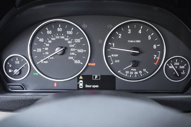 Used 2014 BMW 320i Sedan RWD image 13