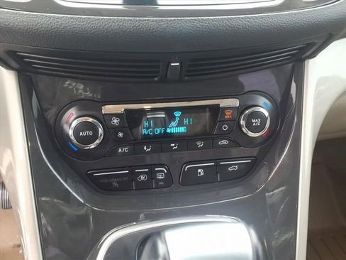 Used 2016 Ford C-MAX Energi SEL w/ Equipment Group 302A image 22