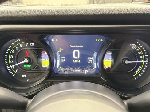 Used 2024 Jeep Wrangler Unlimited AWD/4WD image 29