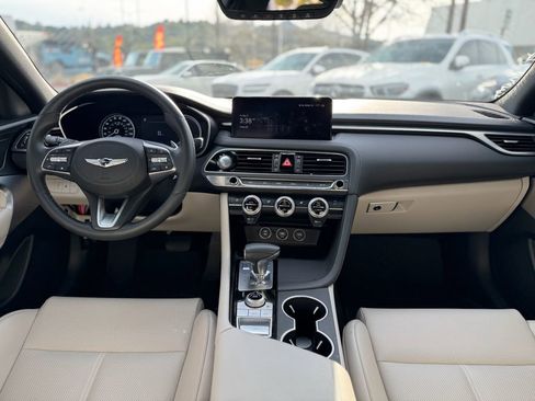 Used 2023 Genesis G70 2.0T image 11