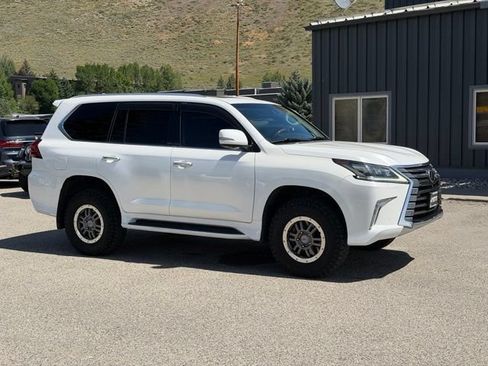 Used 2017 Lexus LX 570 4WD w/ Luxury Package image 11