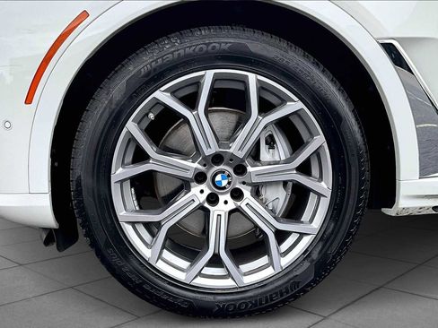 Certified 2024 BMW X7 xDrive40i AWD/4WD image 10