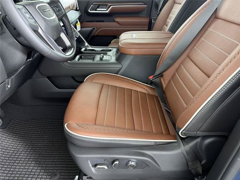 New 2026 GMC Sierra 2500 Denali Ultimate AWD/4WD image 7