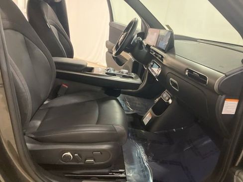 Used 2024 Genesis GV60 RWD image 24