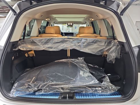 New 2026 Mercedes-Benz GLS 450 4MATIC image 14