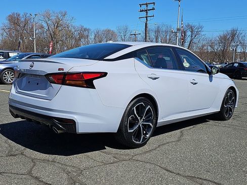 Used 2024 Nissan Altima 2.5 SR FWD image 6