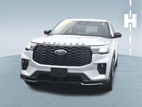 Used 2026 Ford Explorer ST-Line w/ ST-Line Street Pack RWD image 2