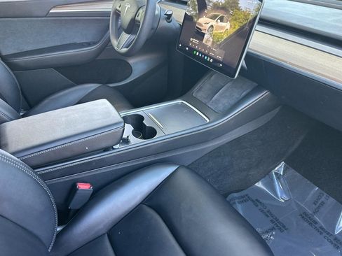 Used 2023 Tesla Model Y Long Range AWD/4WD image 32