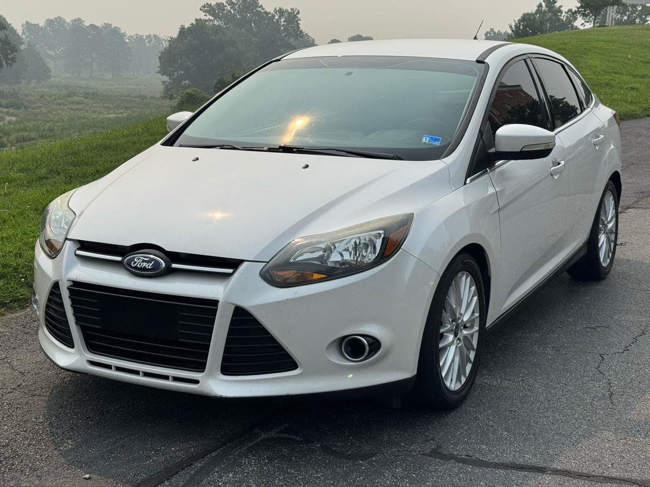 Used 2014 Ford Focus Titanium FWD image 3
