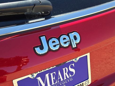 Used 2025 Jeep Compass Limited image 13