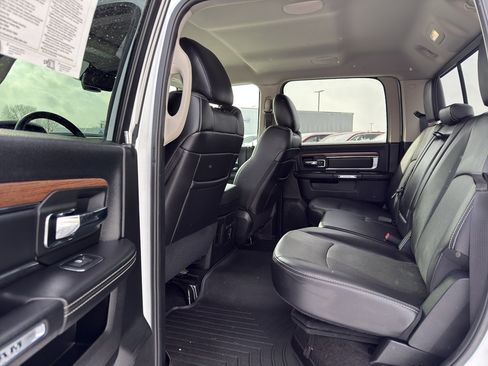 Used 2017 RAM 1500 Laramie image 29