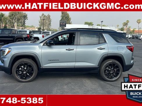 New 2026 GMC Terrain Elevation w/ Elevation Premium Package FWD image 2
