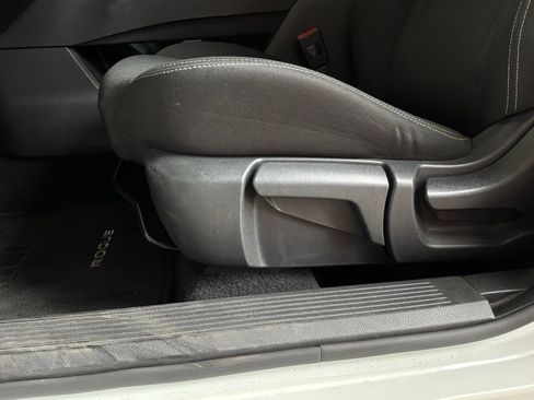 Used 2023 Nissan Rogue S AWD/4WD image 12