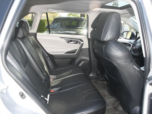 Certified 2025 Toyota RAV4 XLE w/ Convenience Package image 18