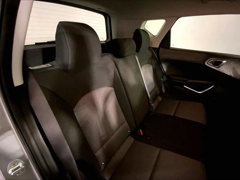 Certified 2025 Kia Soul LX w/ LX Technology Package FWD image 23