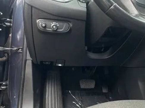 Used 2019 Chevrolet Equinox LT AWD/4WD image 13
