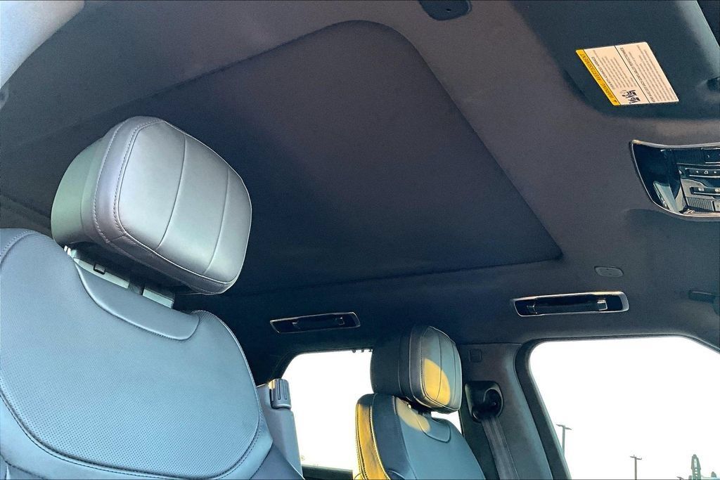 Used 2025 Land Rover Range Rover Sport SE AWD/4WD image 21