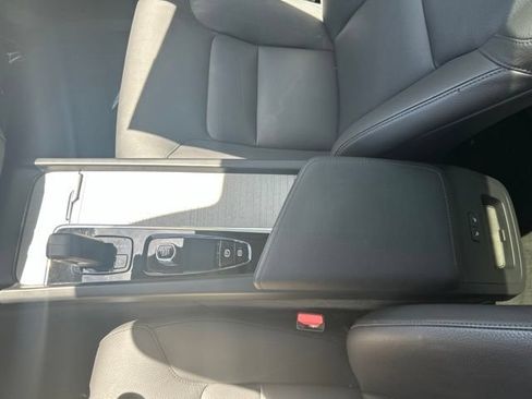 Used 2025 Volvo XC60 B5 Plus AWD/4WD image 25