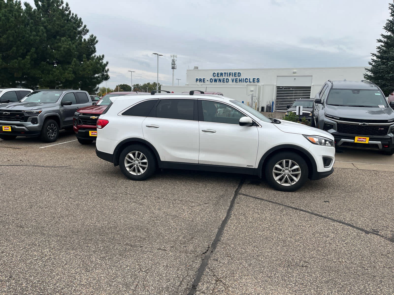 Used 2017 Kia Sorento AWD image 2
