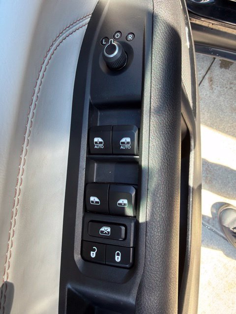 Used 2024 Jeep Compass Limited w/ Sun and Sound Group AWD/4WD image 16