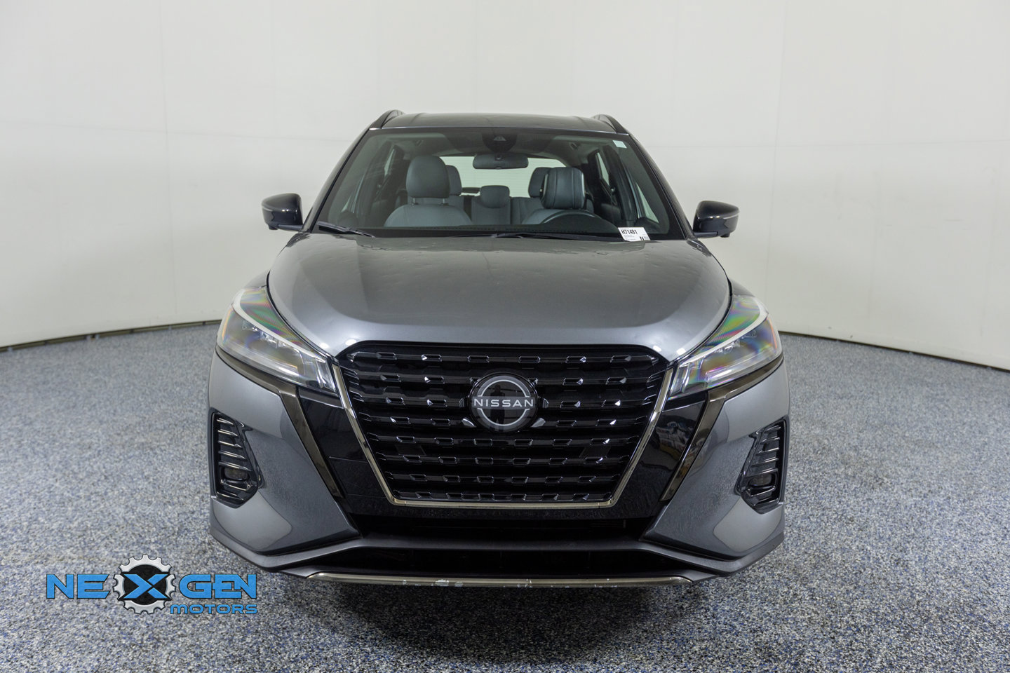Used 2024 Nissan Kicks SR w/ SR Premium Package FWD image 3