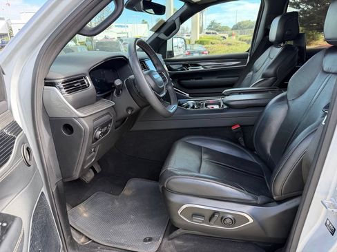 Used 2022 Jeep Wagoneer Series II w/ Rear Seat Video Group 1 AWD/4WD image 8