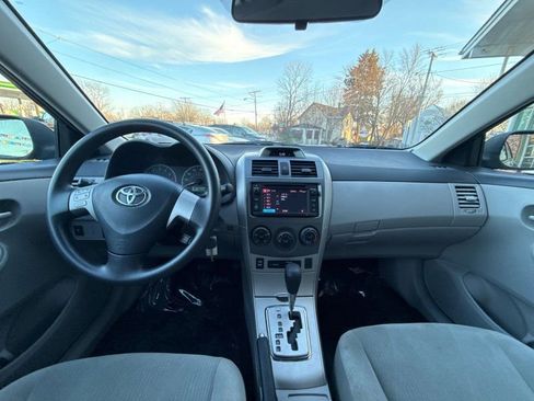 Used 2013 Toyota Corolla LE image 21