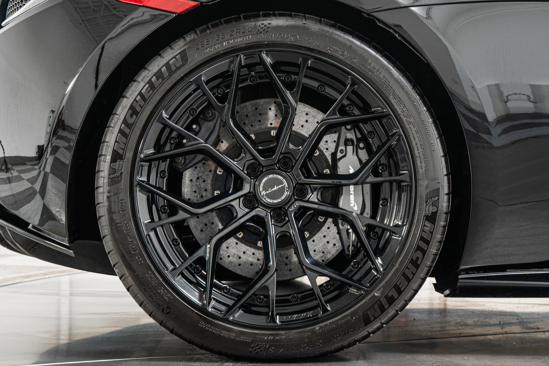 Used 2020 McLaren 570S Spider RWD image 42