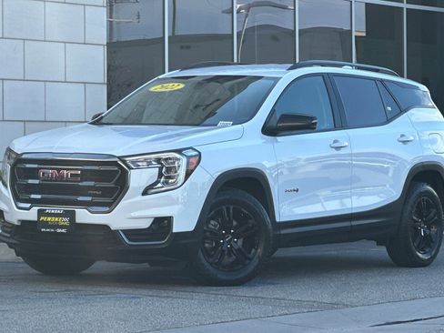 Certified 2022 GMC Terrain AT4 image 8