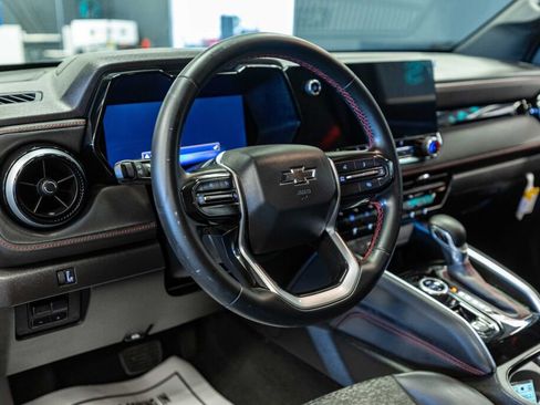 Used 2024 Chevrolet Colorado Z71 w/ Z71 Convenience Package 2 image 11