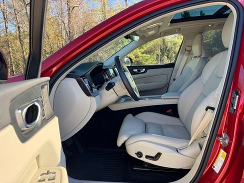 Used 2025 Volvo XC60 B5 Ultra w/ Protection Package Premier image 25