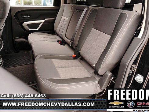 Used 2024 Nissan Titan SV w/ SV Convenience Package image 10