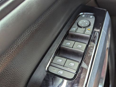 Certified 2025 Nissan Pathfinder SL FWD image 33