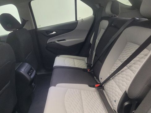 Used 2021 Chevrolet Equinox LS FWD image 18