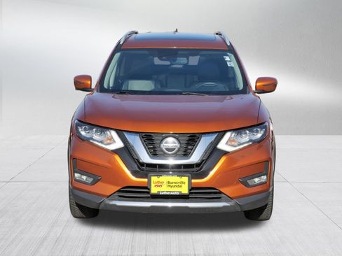 Used 2020 Nissan Rogue SL w/ Premium Package image 2
