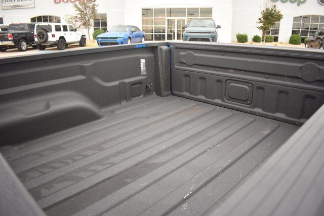 Used 2025 Jeep Gladiator Sport AWD/4WD image 13