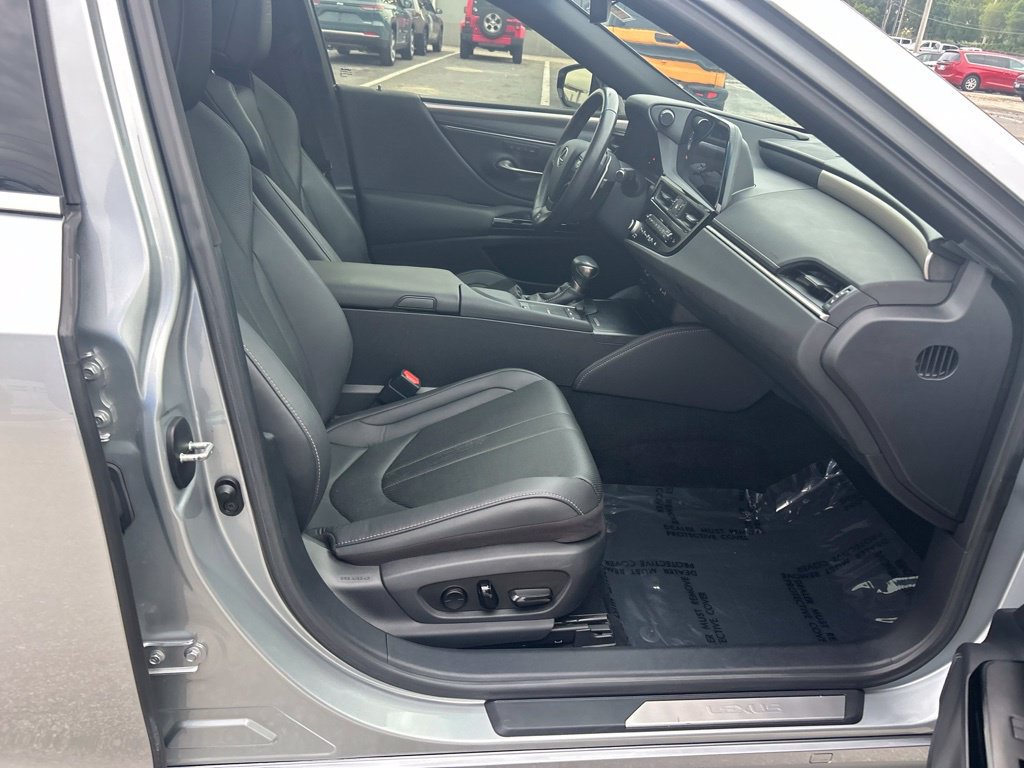 Used 2022 Lexus ES 350 F Sport w/ Accessory Package 2 FWD image 24