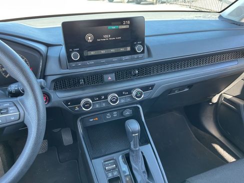 Used 2024 Honda CR-V EX image 15