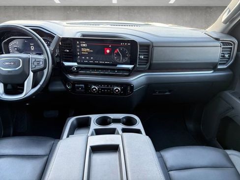 Certified 2025 GMC Sierra 1500 SLT image 3