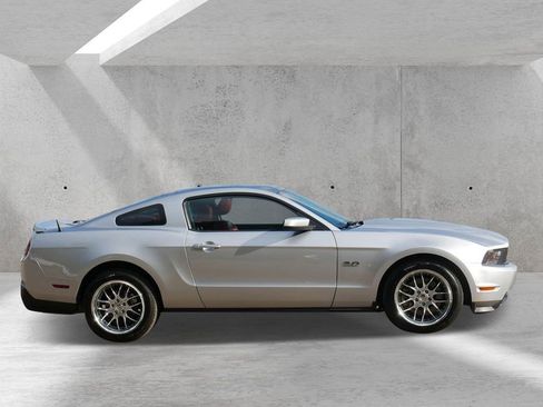 Used 2011 Ford Mustang GT Premium w/ 401A Rapid Spec Order Code RWD image 2