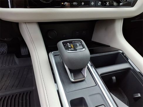 Used 2025 Nissan Pathfinder SL w/ SL Premium Package image 13