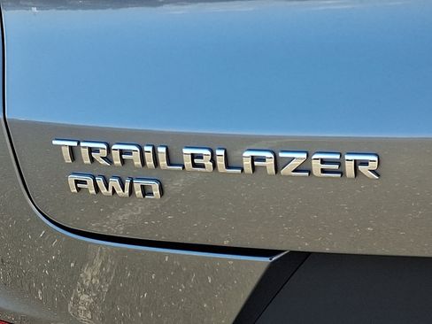 Used 2025 Chevrolet TrailBlazer LT image 17