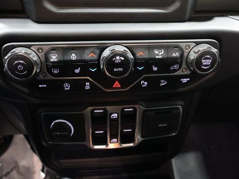 Used 2021 Jeep Wrangler Unlimited Sport image 28