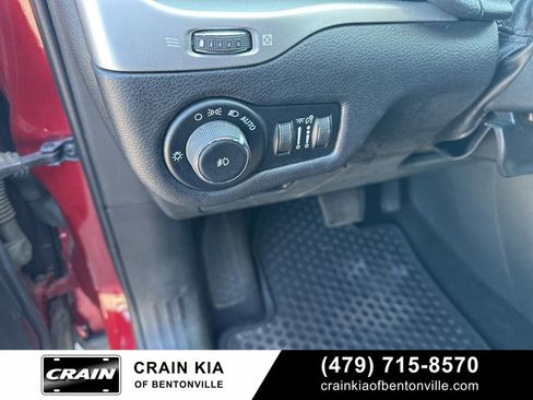 Used 2016 Jeep Cherokee Latitude w/ Cold Weather Group FWD image 15