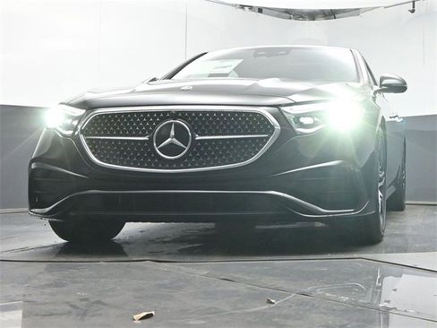 New 2026 Mercedes-Benz E 450 4MATIC Sedan image 34